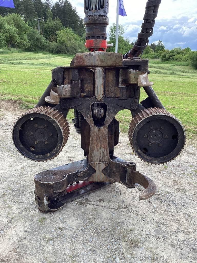 Komatsu S132 مزيلات أغصان