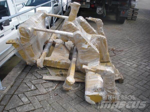 CAT 140M/160M Ripper أخرى