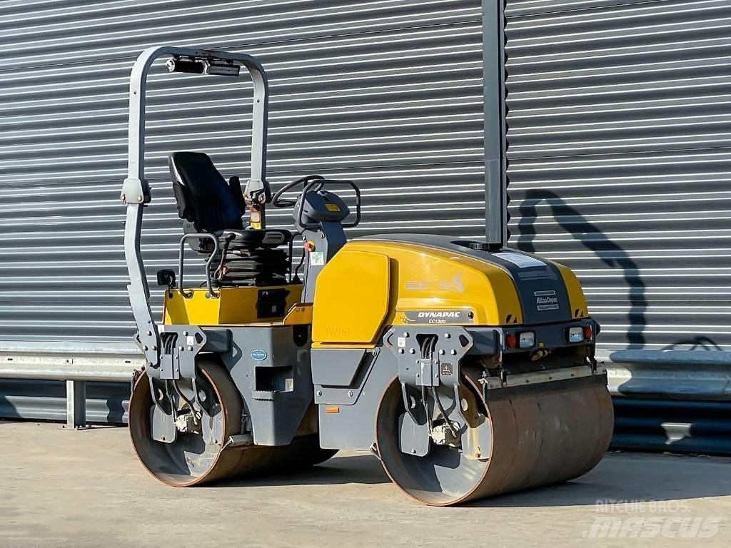Dynapac CC 1300 مداحل ثنائية الاسطوانة