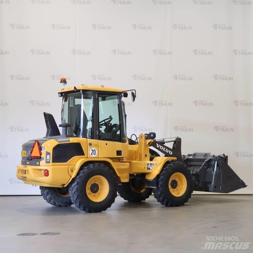 Volvo L30G لوادر بعجل