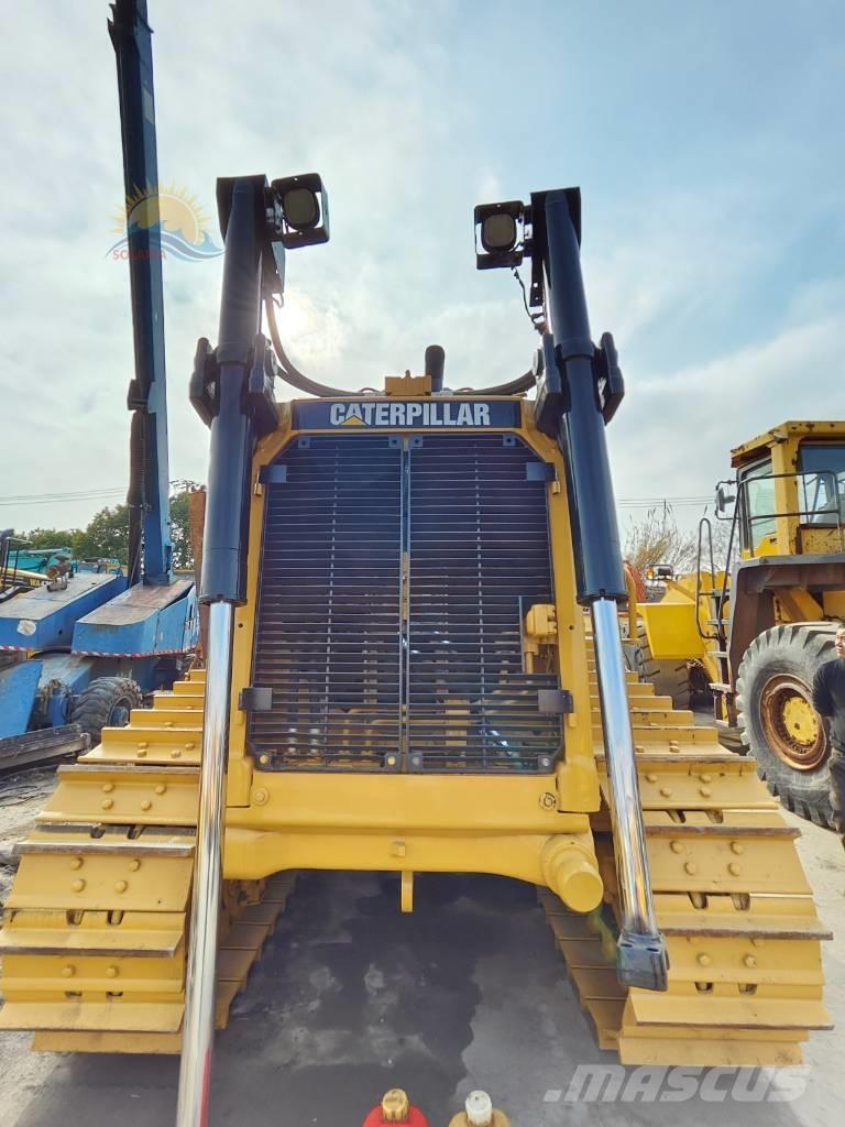 CAT D 8 T بلدوزرات مجنزرة
