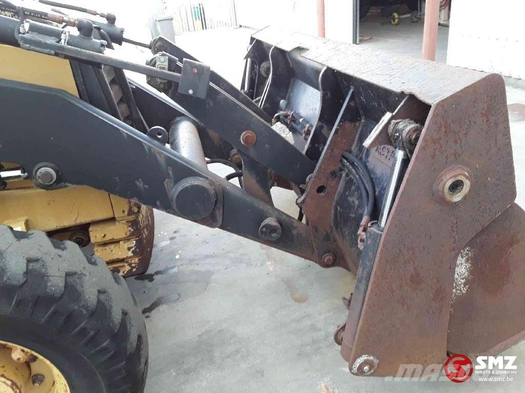 CAT 432 D لوادر ذات جرافات عكسية