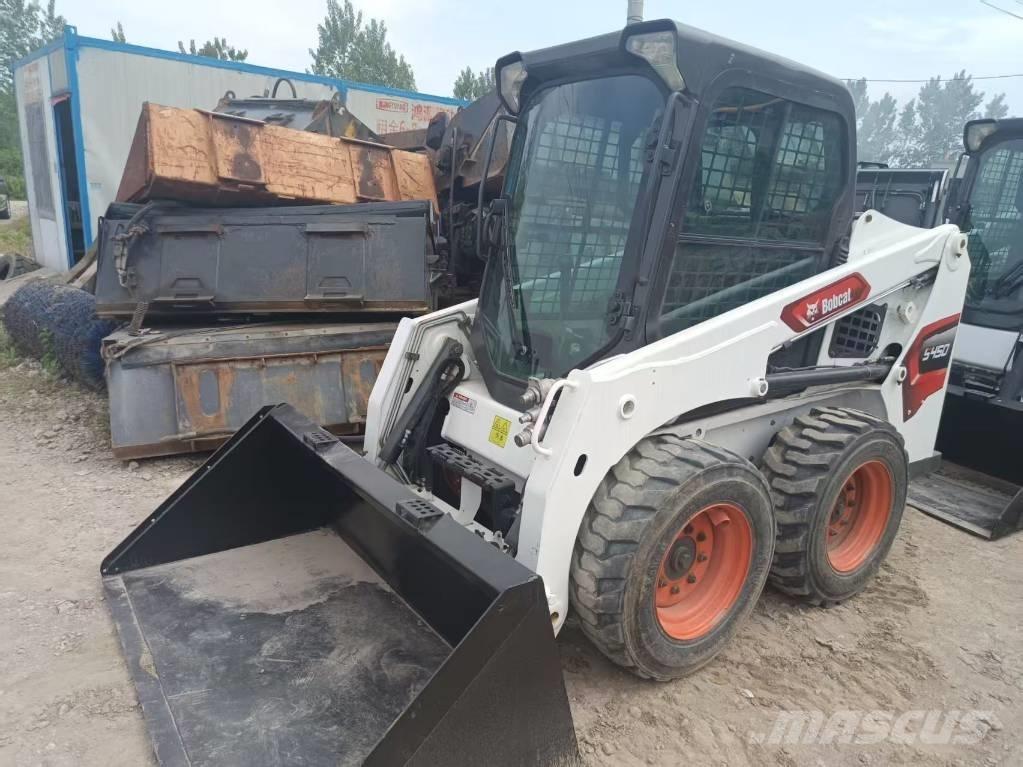 Bobcat S 450 لوادر انزلاقية التوجيه