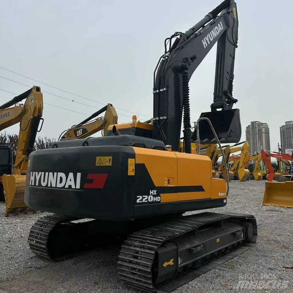 Hyundai 220VS حفارات زحافة