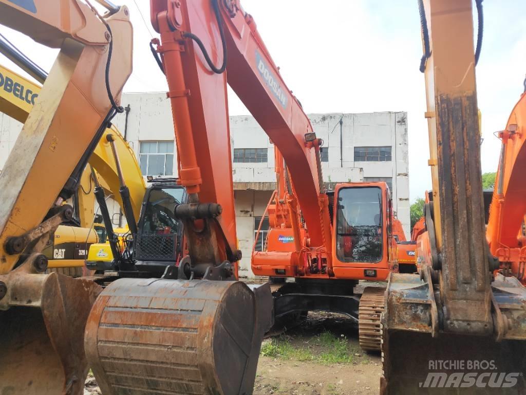Doosan DH 215-9 حفارات زحافة
