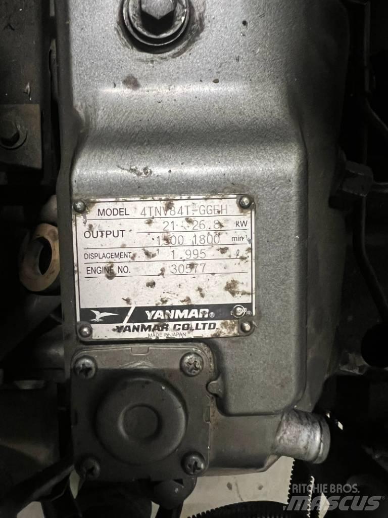 Yanmar 4TNV84T-GGEH حفارات صغيرة أقل من 7 طن (حفارات صغيرة)