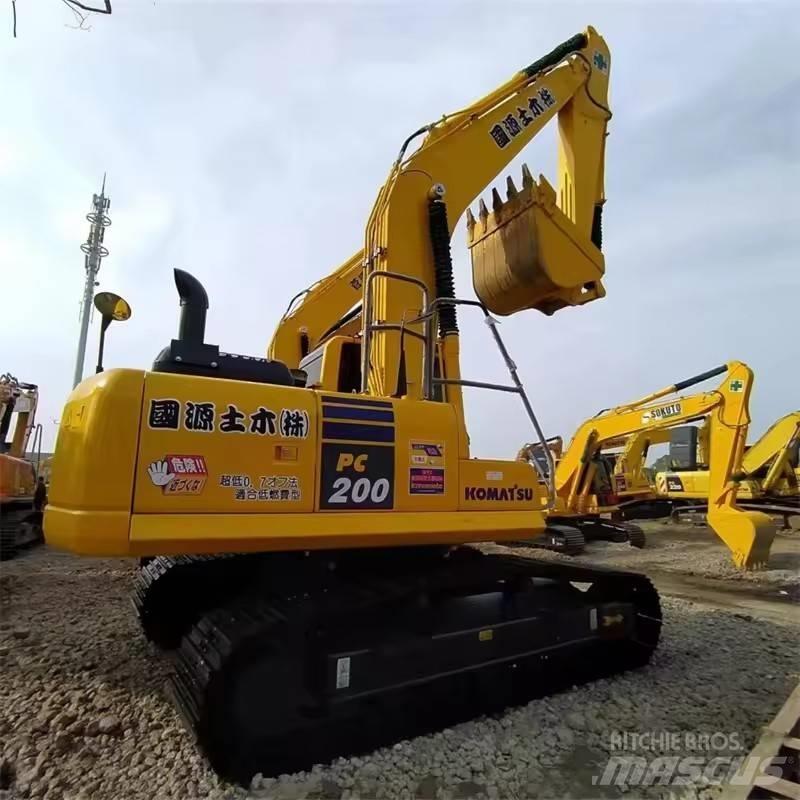 Komatsu PC 200 حفارات زحافة