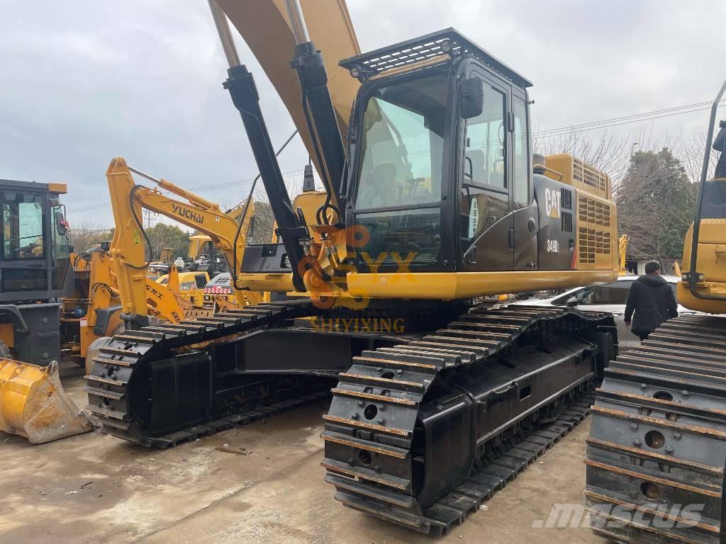 CAT 349 D حفارات زحافة