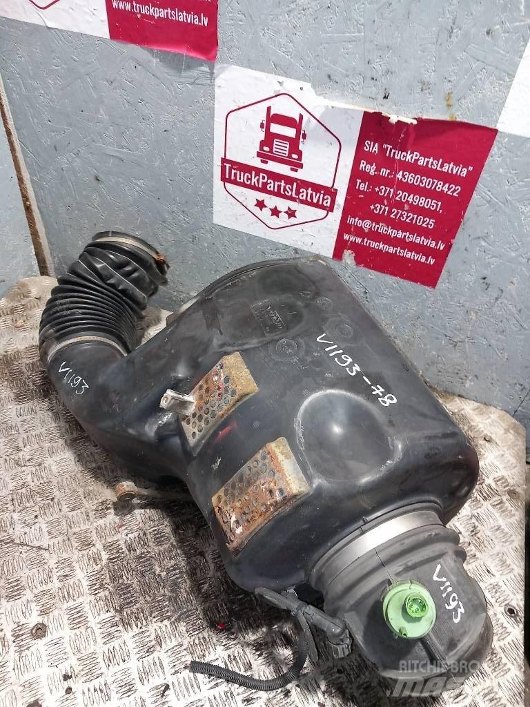 Volvo FH 12     3979505 كابينة والداخلية