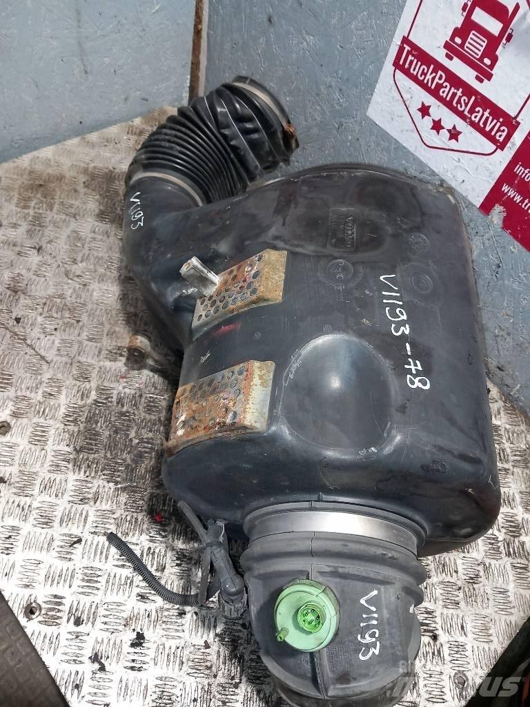 Volvo FH 12     3979505 كابينة والداخلية