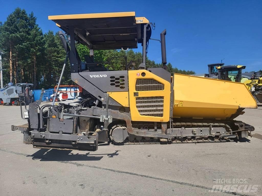 Volvo ABG P7820C معدات السفلتة