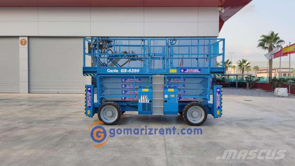 Genie GS 4390 RT رافعات مقصية الشكل