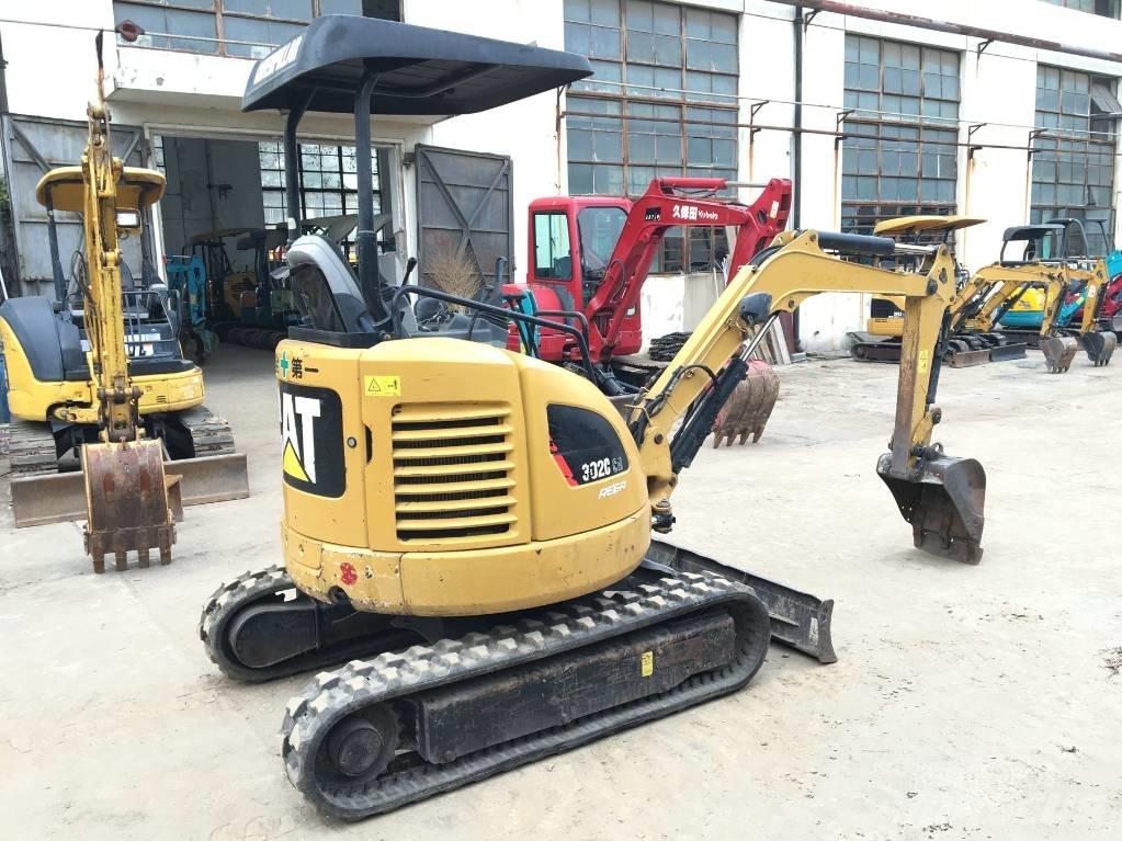 CAT 302C حفارات زحافة