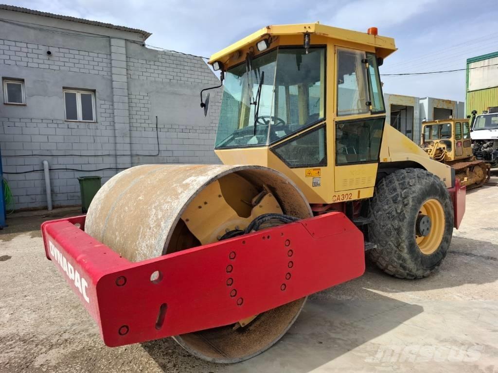 Dynapac CA 302 D مداحل أحادية الأسطوانة