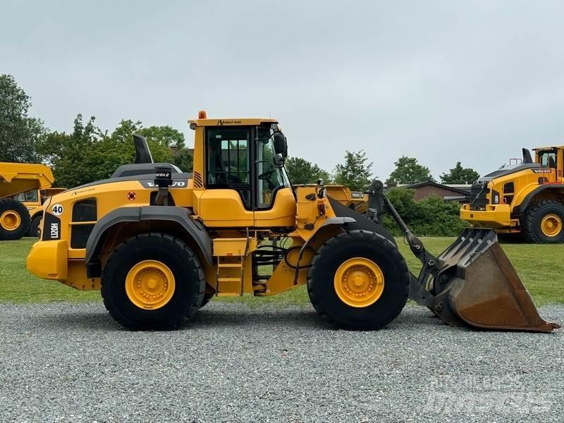 Volvo L 120 H لوادر بعجل