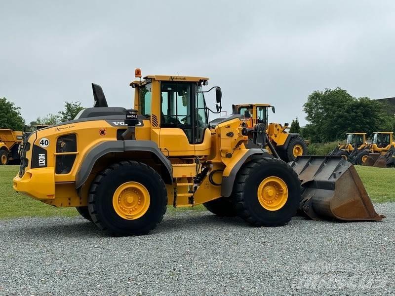 Volvo L 120 H لوادر بعجل