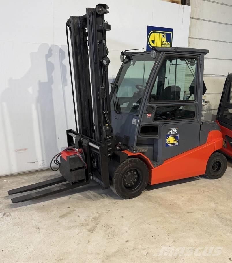 Toyota truck 8FBMT45 شاحنات ذات رافعات شوكية تعمل بالكهرباء
