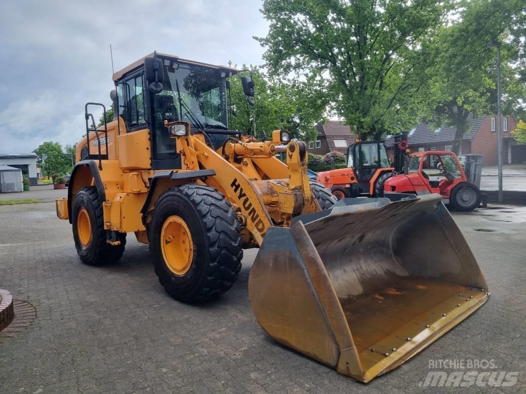 Hyundai HL 955 A لوادر بعجل