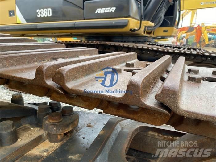 Komatsu PC450-8 حفارات زحافة
