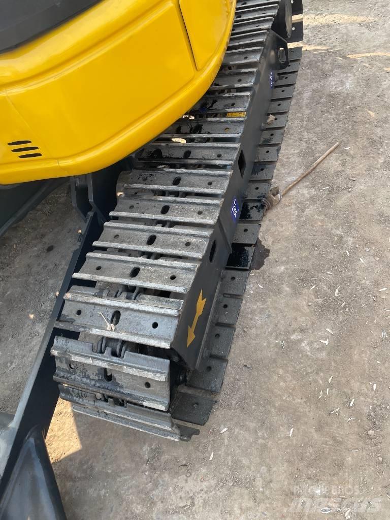 Komatsu PC 35 حفارات صغيرة أقل من 7 طن (حفارات صغيرة)