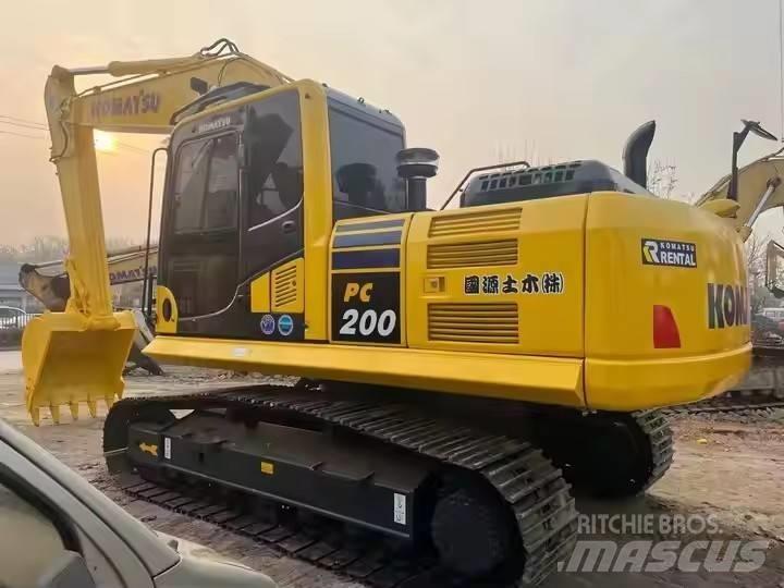 Komatsu PC200 حفارات زحافة