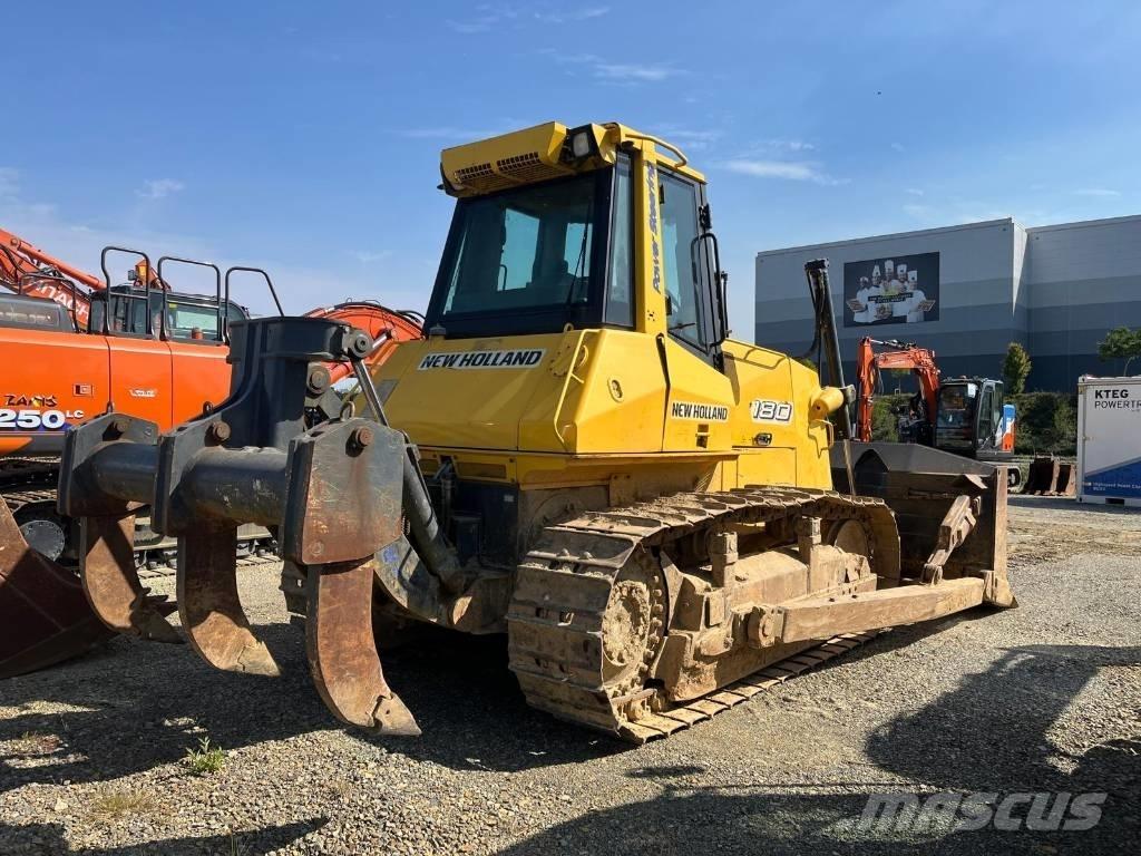 New Holland D180 بلدوزرات مجنزرة
