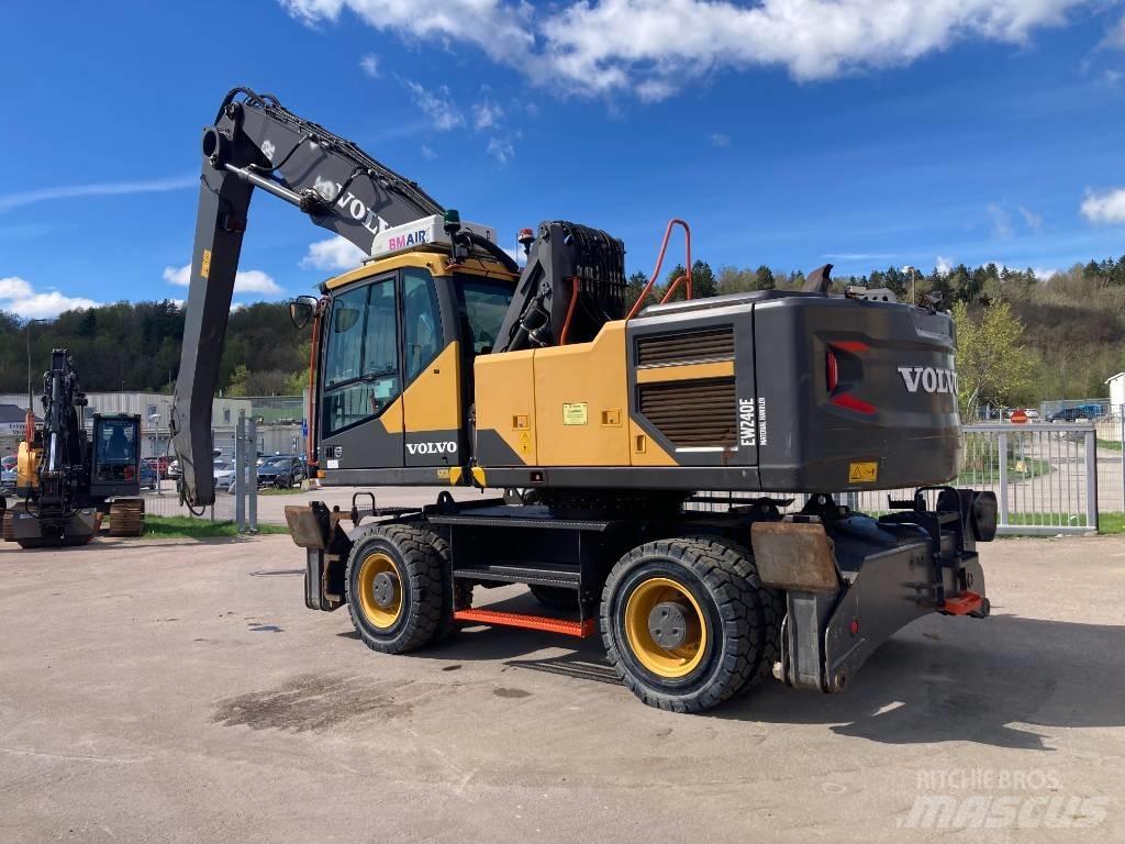 Volvo EW 240 E MH مناولات المخلفات / مناولات صناعية