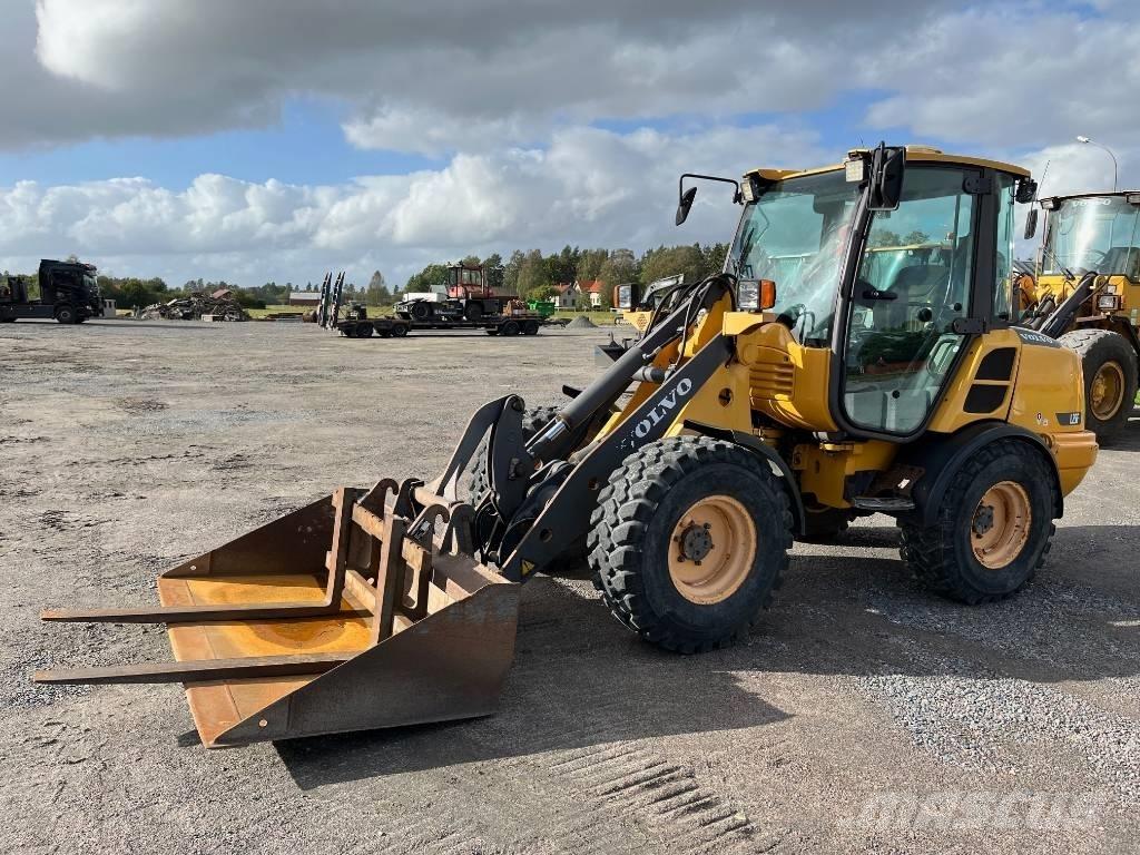 Volvo L 25 F لوادر بعجل