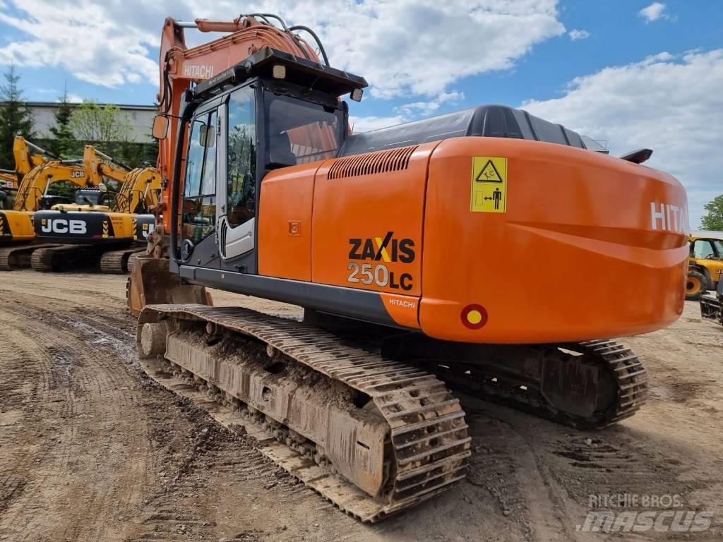 Hitachi ZX 250 LC-3 حفارات زحافة