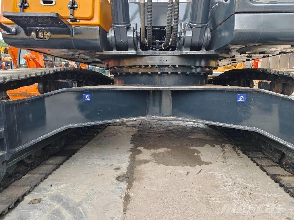 Hyundai R350LVS حفارات زحافة