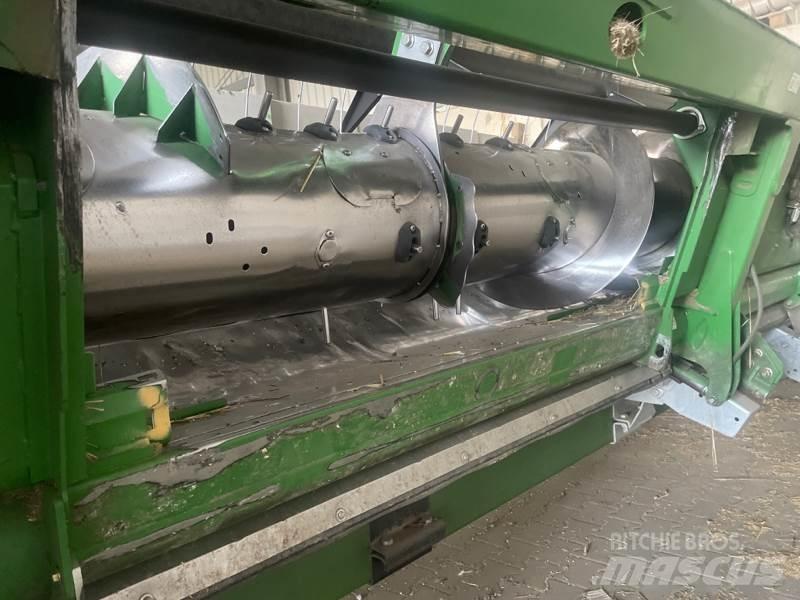 John Deere 635 X رؤوس حصادات