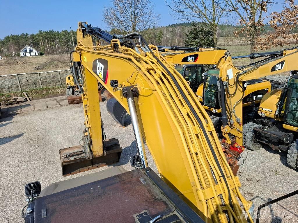 CAT 323 F L حفارات زحافة