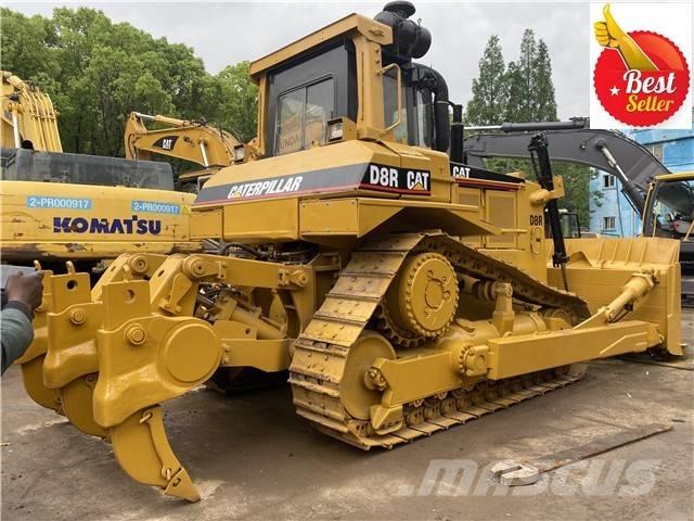 CAT D 8 R بلدوزرات مجنزرة