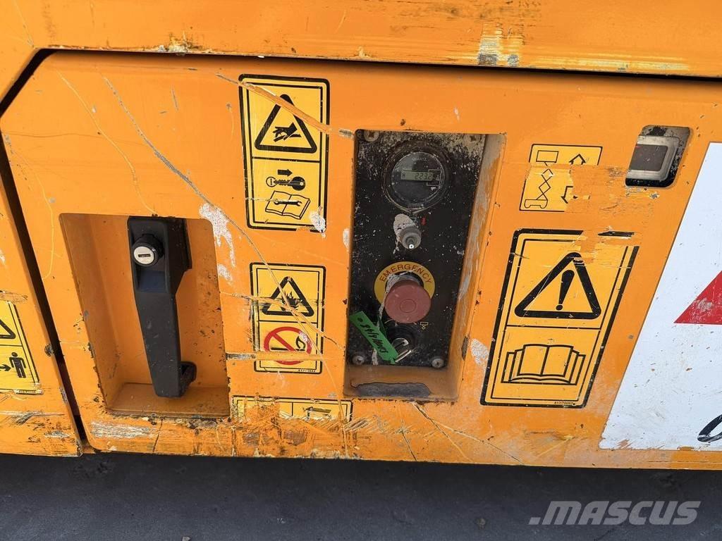 JCB S4046E رافعات ومنصات أخرى