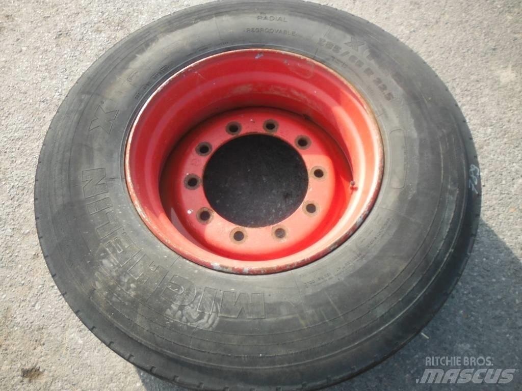 Michelin 385/65R22.5 الإطارات والعجلات والحافات