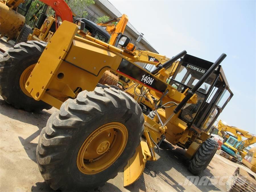 CAT 140 H معدات تمهيد الطرق
