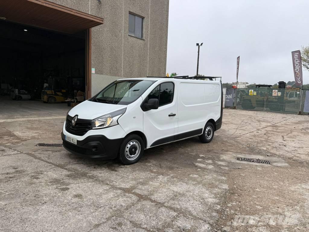 Renault Trafic شاحنة مقفلة