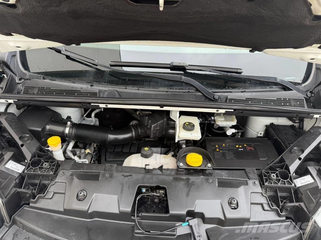 Renault Trafic شاحنة مقفلة