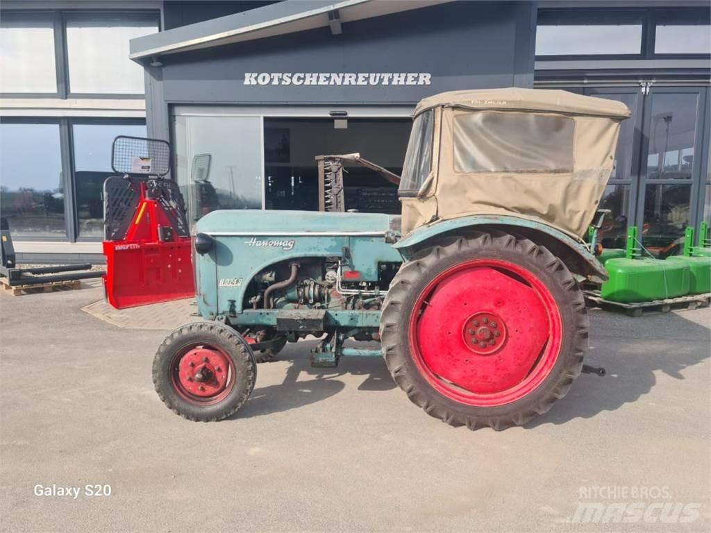 Hanomag R 324 SA الجرارات