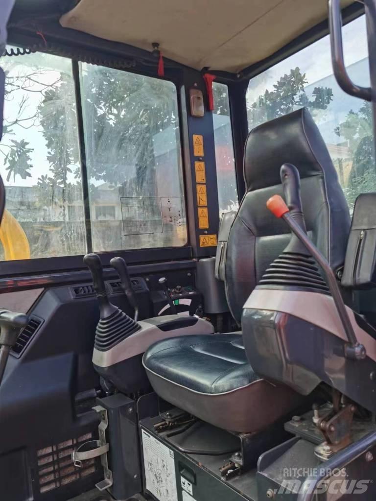 Komatsu PC 56 حفارات صغيرة أقل من 7 طن (حفارات صغيرة)