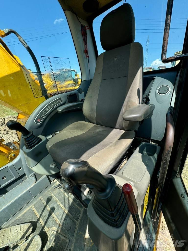 JCB JS 160 LC حفارات زحافة