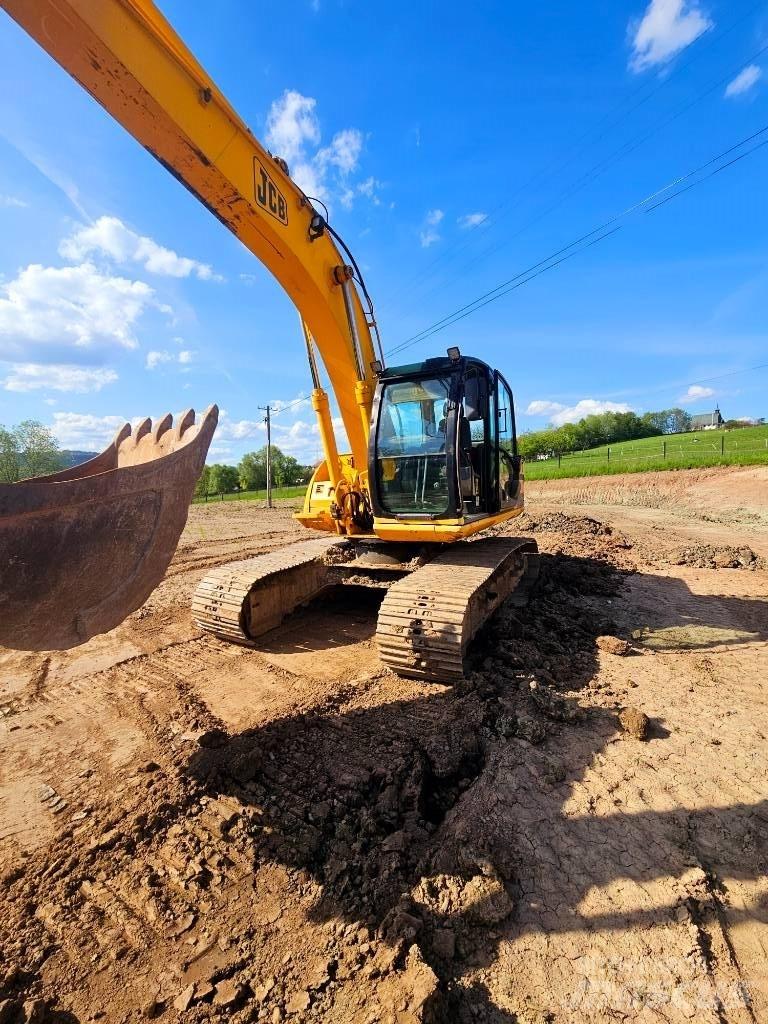 JCB JS 160 LC حفارات زحافة