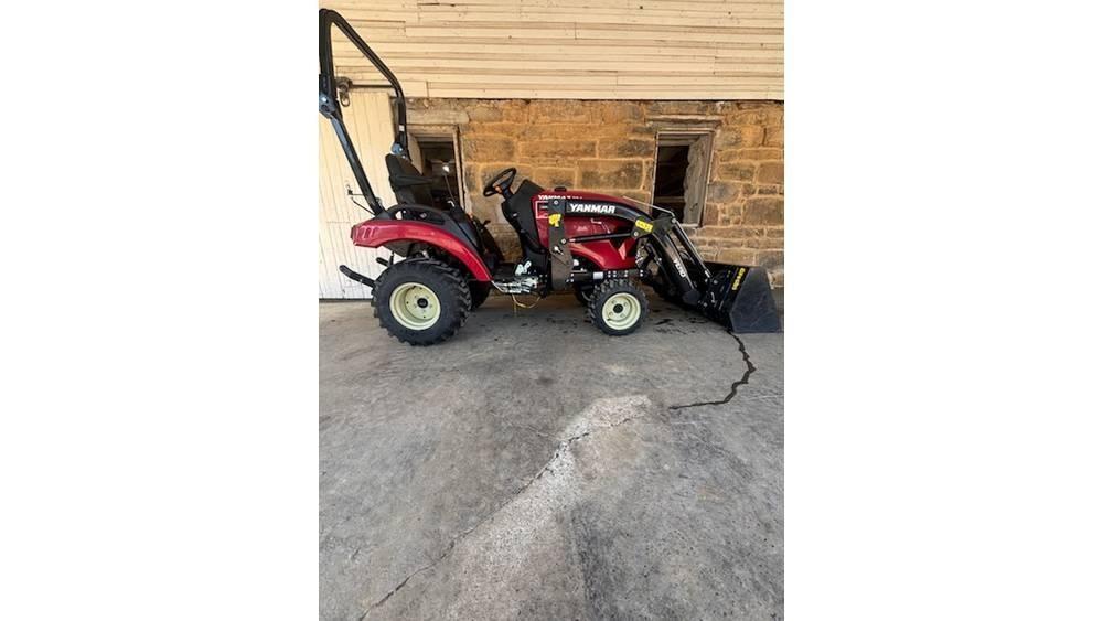 Yanmar SA223 الجرارات