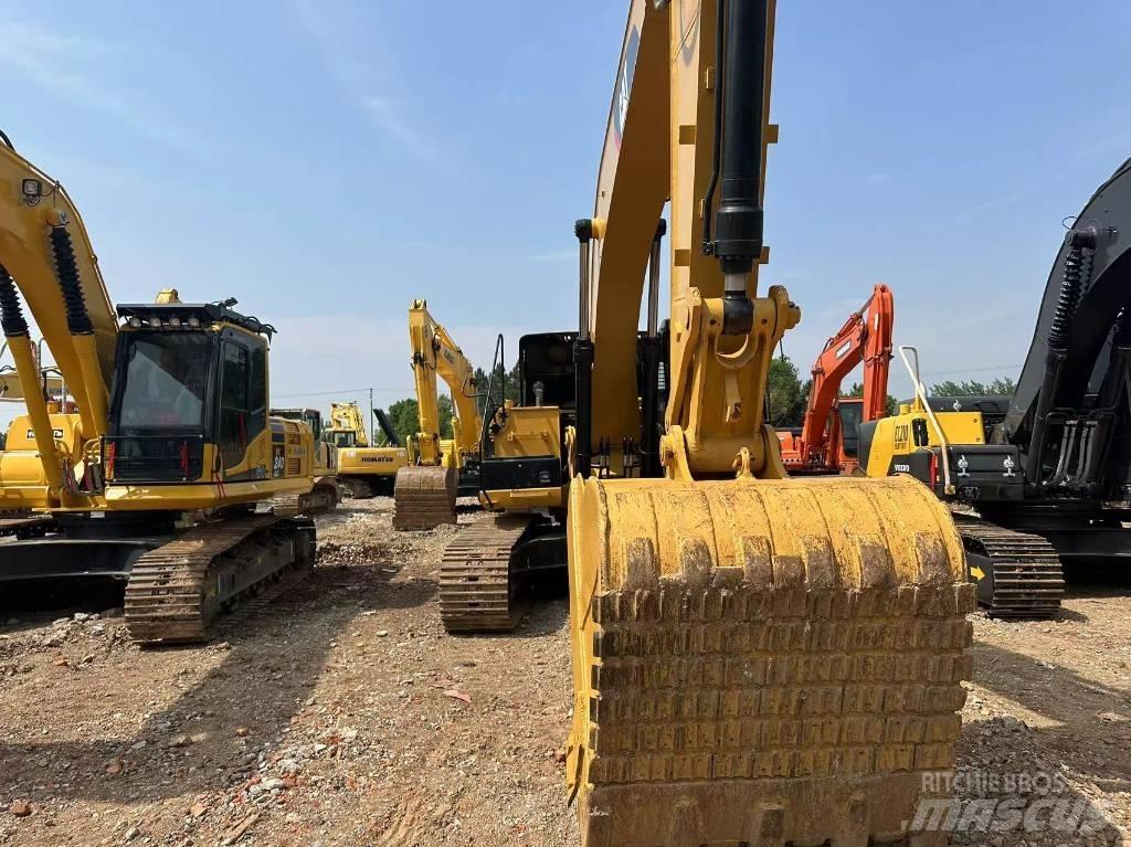 CAT 326D حفارات زحافة