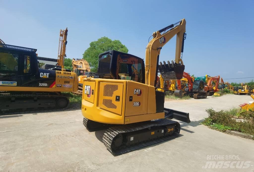 CAT 306 حفارات زحافة
