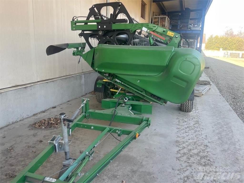 John Deere S690i حصادات