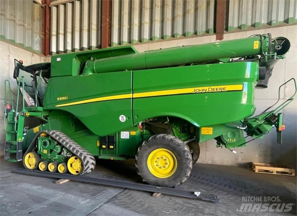 John Deere S690i حصادات