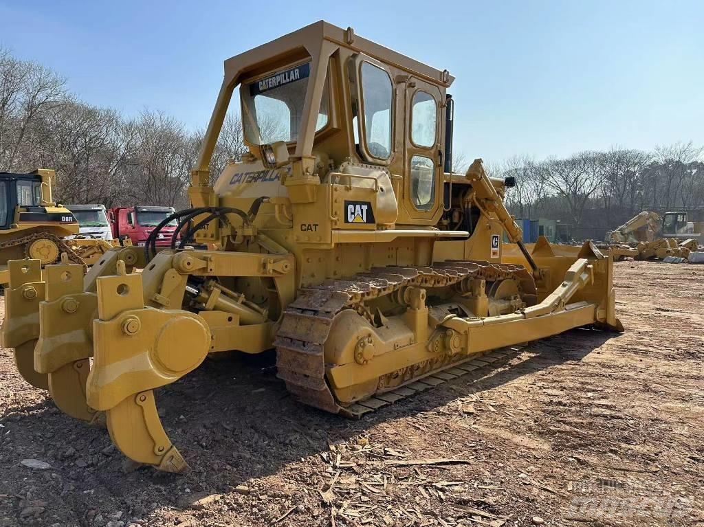 CAT D 8 K بلدوزرات مجنزرة
