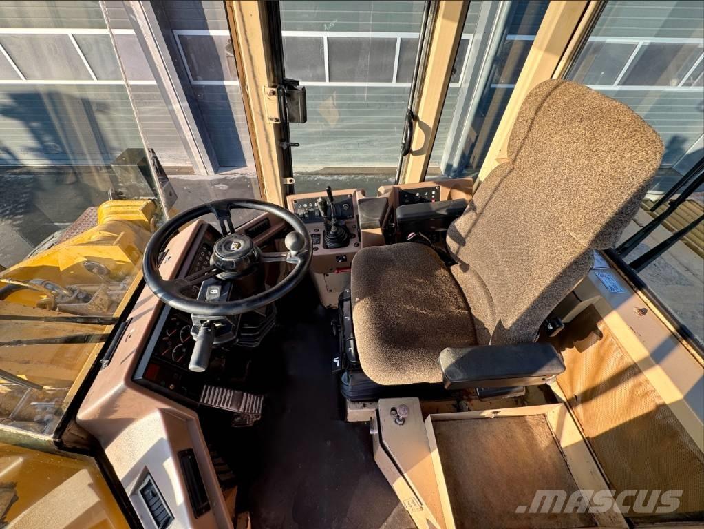 CAT 966 F II لوادر بعجل