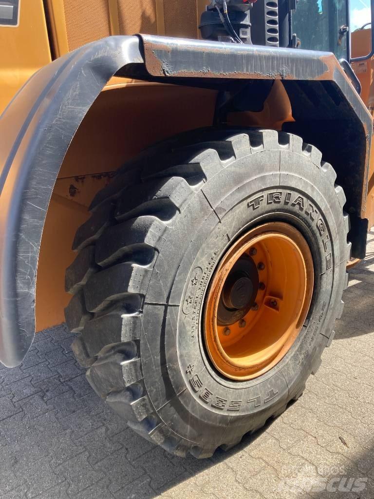 CASE 621 F XR لوادر بعجل